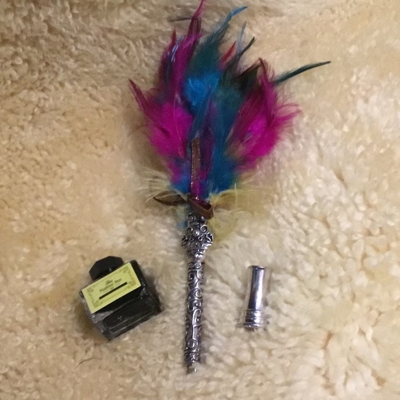Colorful feather quill with nibs, ink and more - Picture 10 of 10
